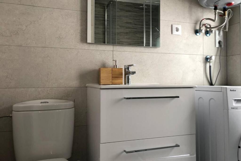 M3 Terrace. Cool Apartment 15 Min Center By Metro Esplugues de Llobregat Exteriör bild